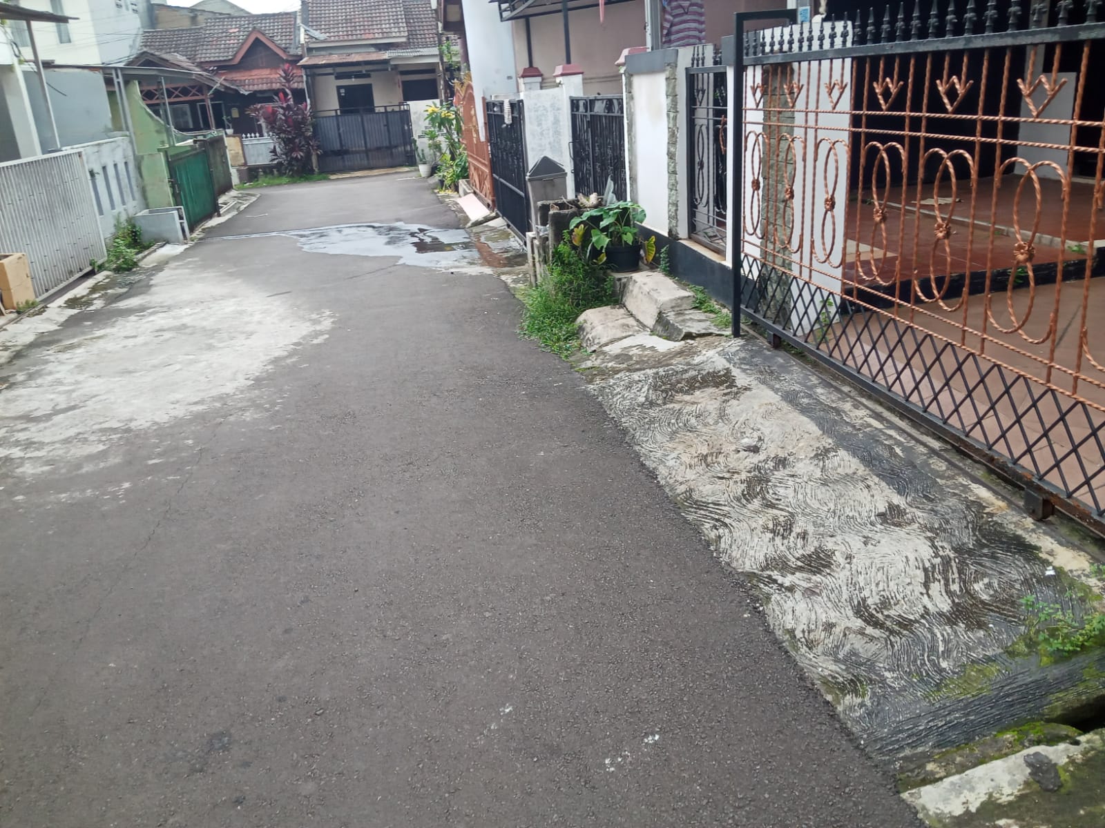 Jual Villa Dago Tol Ciputat